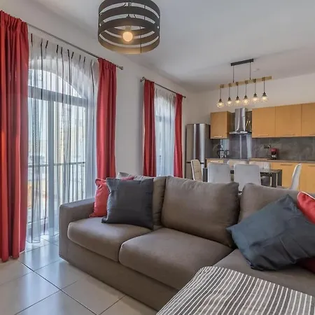 Spacious 4 Bedroom Apt In The Heart Of St Julian's Daire *