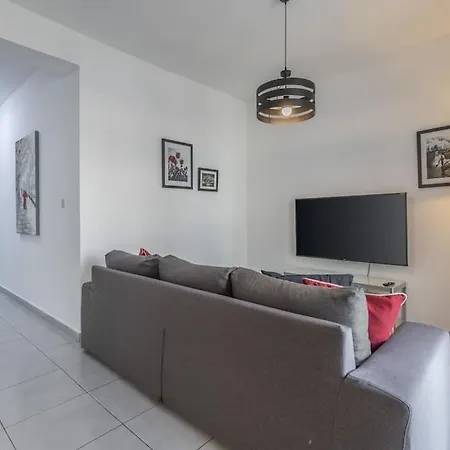 Spacious 4 Bedroom Apt In The Heart Of St Julian's Apartamento San Julián